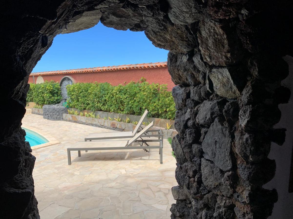 La Cueva De Villa Gardel อิคอดเดลอสวินอส ภายนอก รูปภาพ