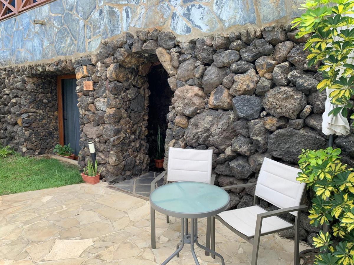 La Cueva De Villa Gardel อิคอดเดลอสวินอส ภายนอก รูปภาพ